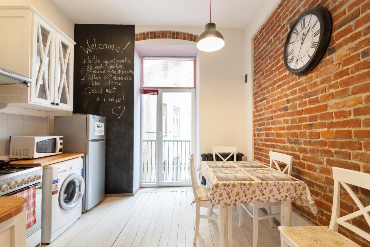 Apartments In The Old City Of リヴィウ エクステリア 写真
