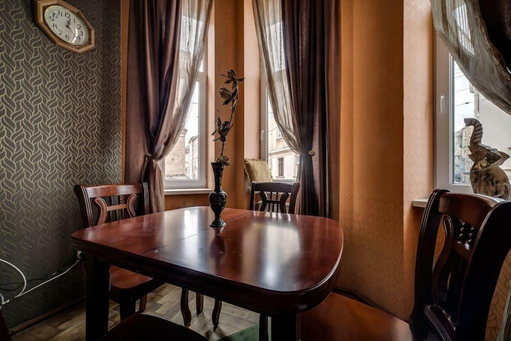 Apartments In The Old City Of リヴィウ エクステリア 写真